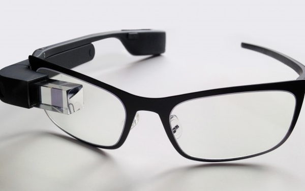 Smart Glasses and Their Applications